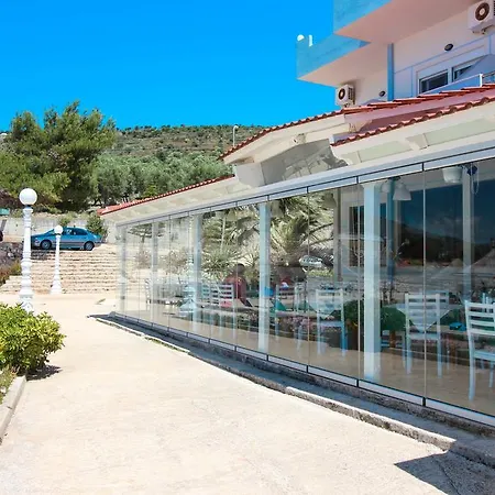 Hotel Artur 3*